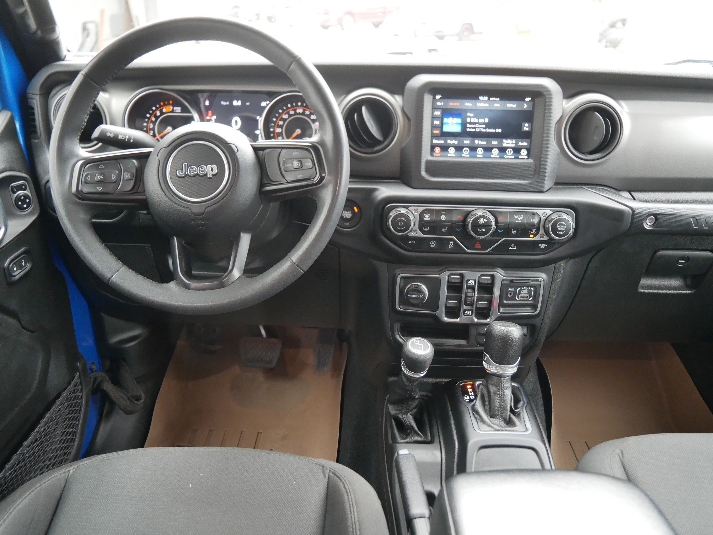2023 Jeep Wrangler Willys photo 14