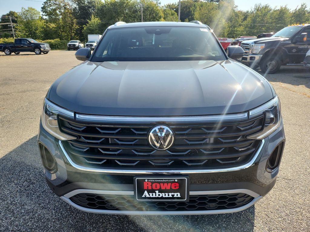 2026 Volkswagen Atlas Cross Sport SE photo 2