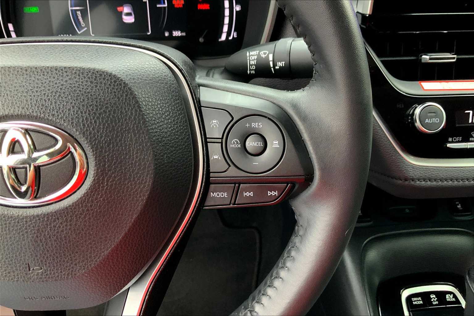 2025 Toyota Corolla Hybrid XLE photo 23