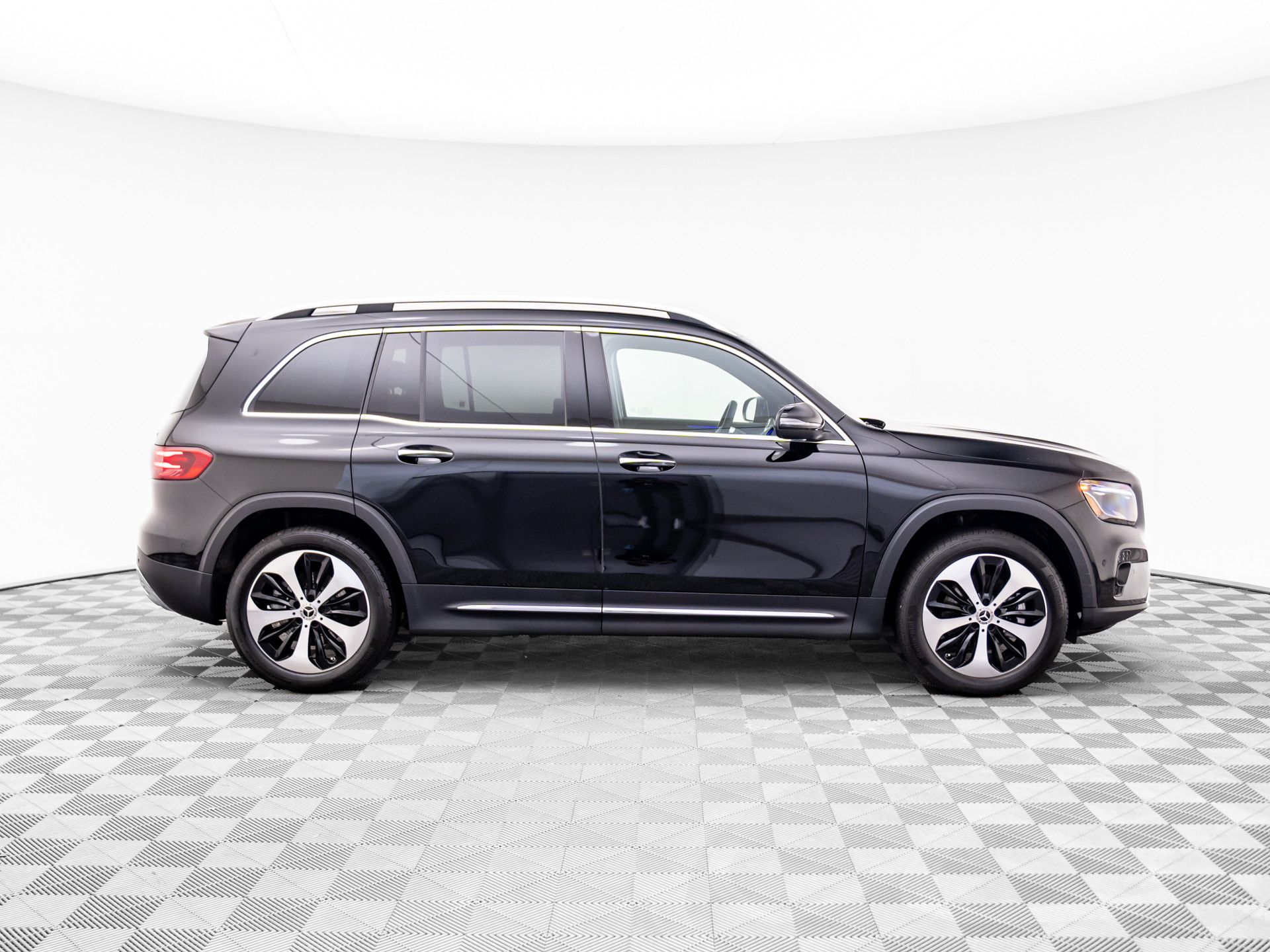 2024 Mercedes Benz GLB 250 4MATIC photo 8