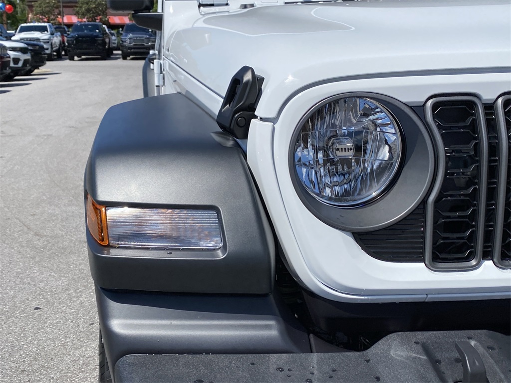 2025 Jeep Wrangler Sport S photo 13