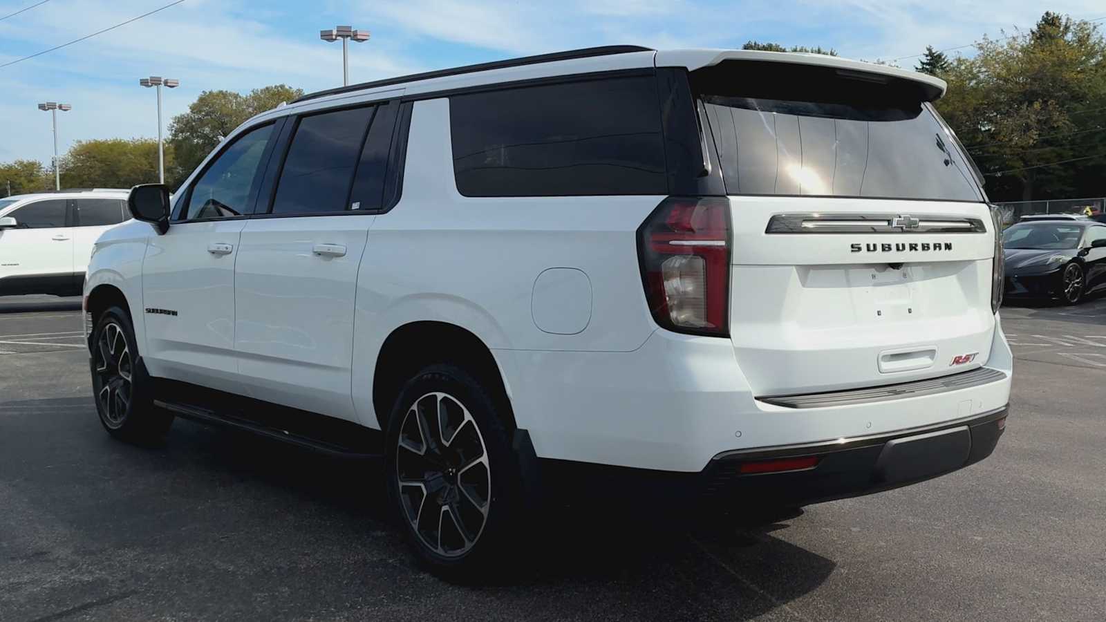 2021 Chevrolet Suburban RST photo 3