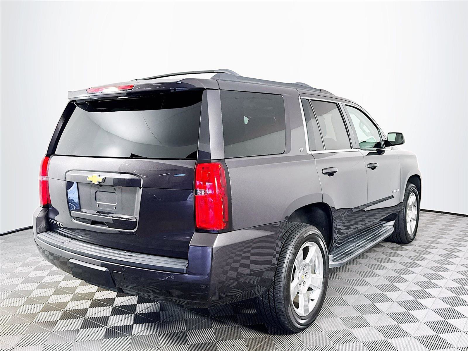 2016 Chevrolet Tahoe LT photo 4