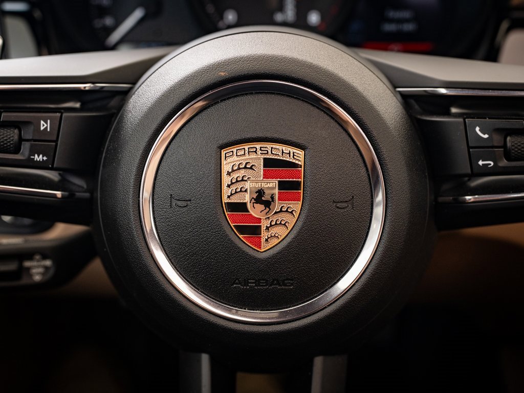 2024 Porsche Macan T photo 24