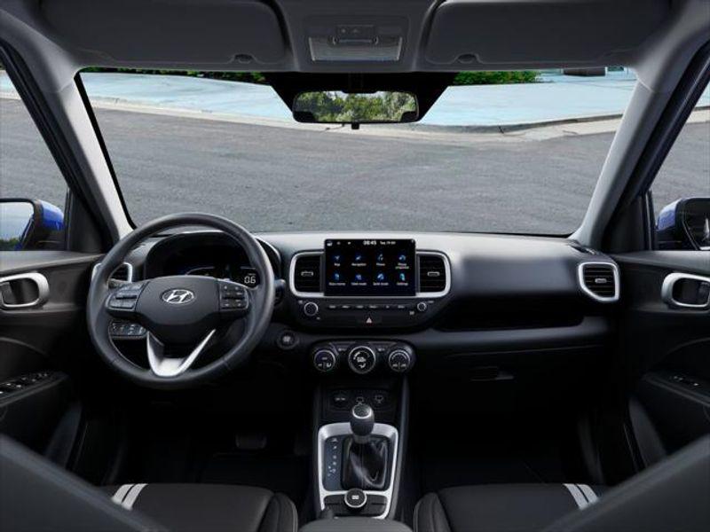 2025 Hyundai Venue SEL photo 10