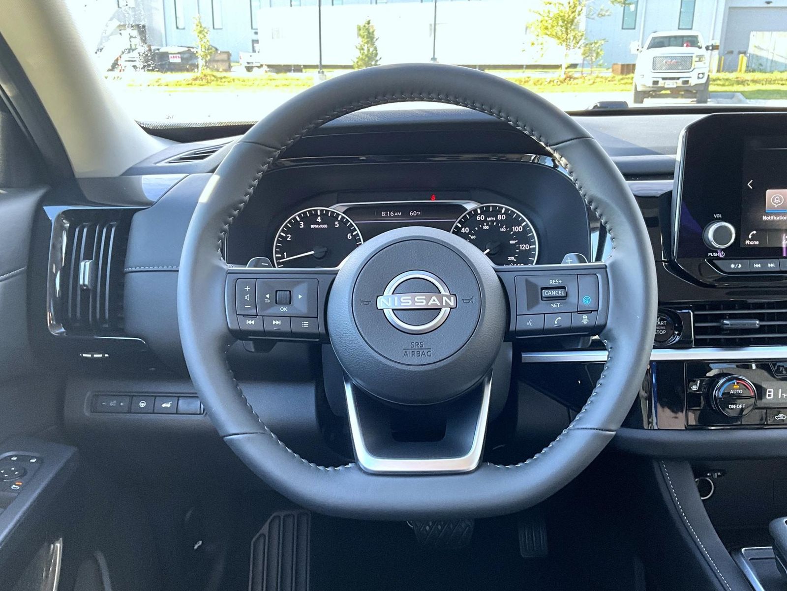 2025 Nissan Pathfinder SV photo 12