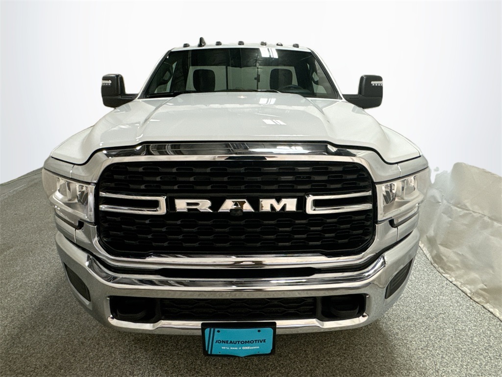 2024 Ram 2500 Tradesman photo 3