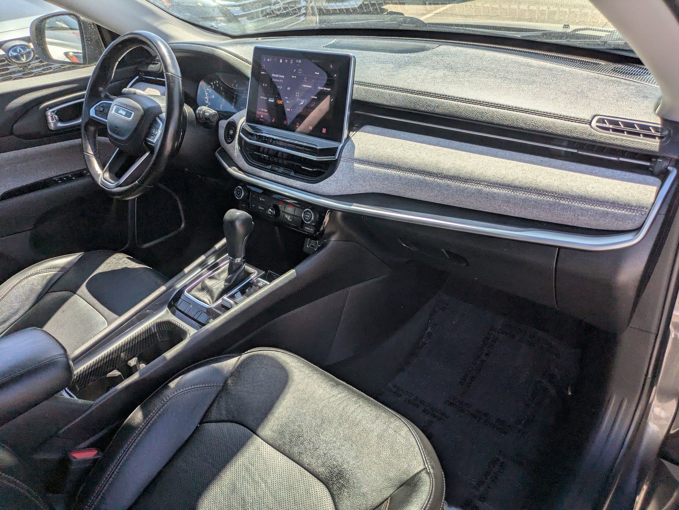 2022 Jeep Compass Latitude Lux photo 30