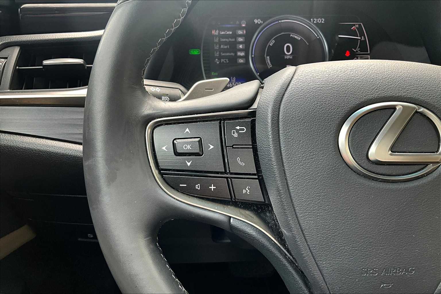 2021 Lexus ES 300h photo 21