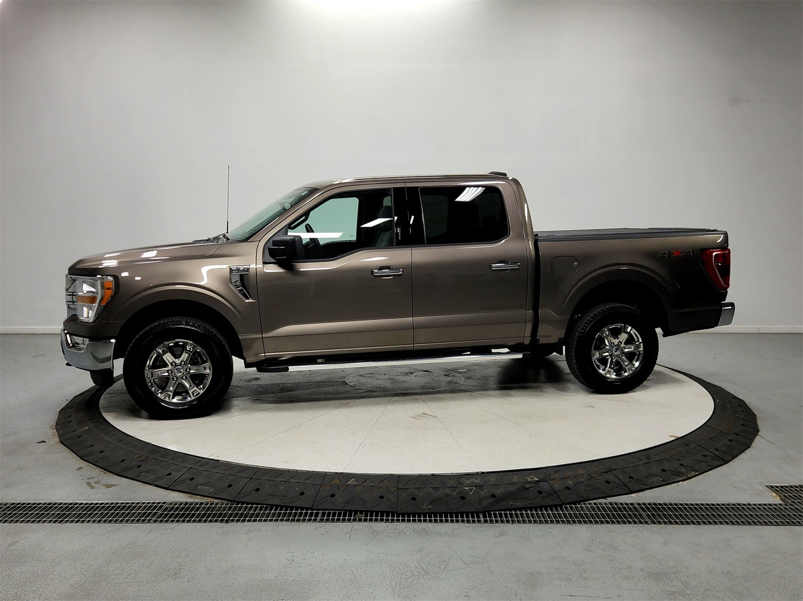 2023 Ford F-150 XLT photo 4