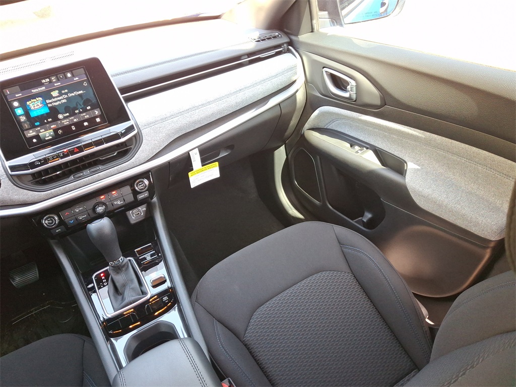 2025 Jeep Compass Sport photo 14