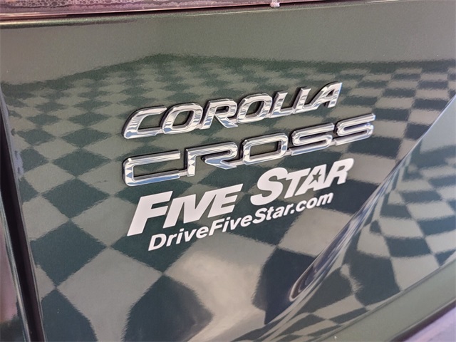2023 Toyota Corolla Cross XLE photo 10