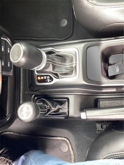 2023 Jeep Wrangler Sahara 4xe photo 16