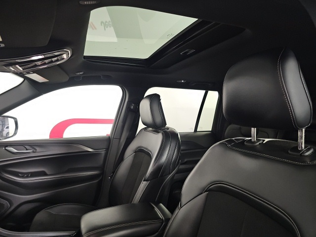 2023 Jeep Grand Cherokee Altitude X photo 7