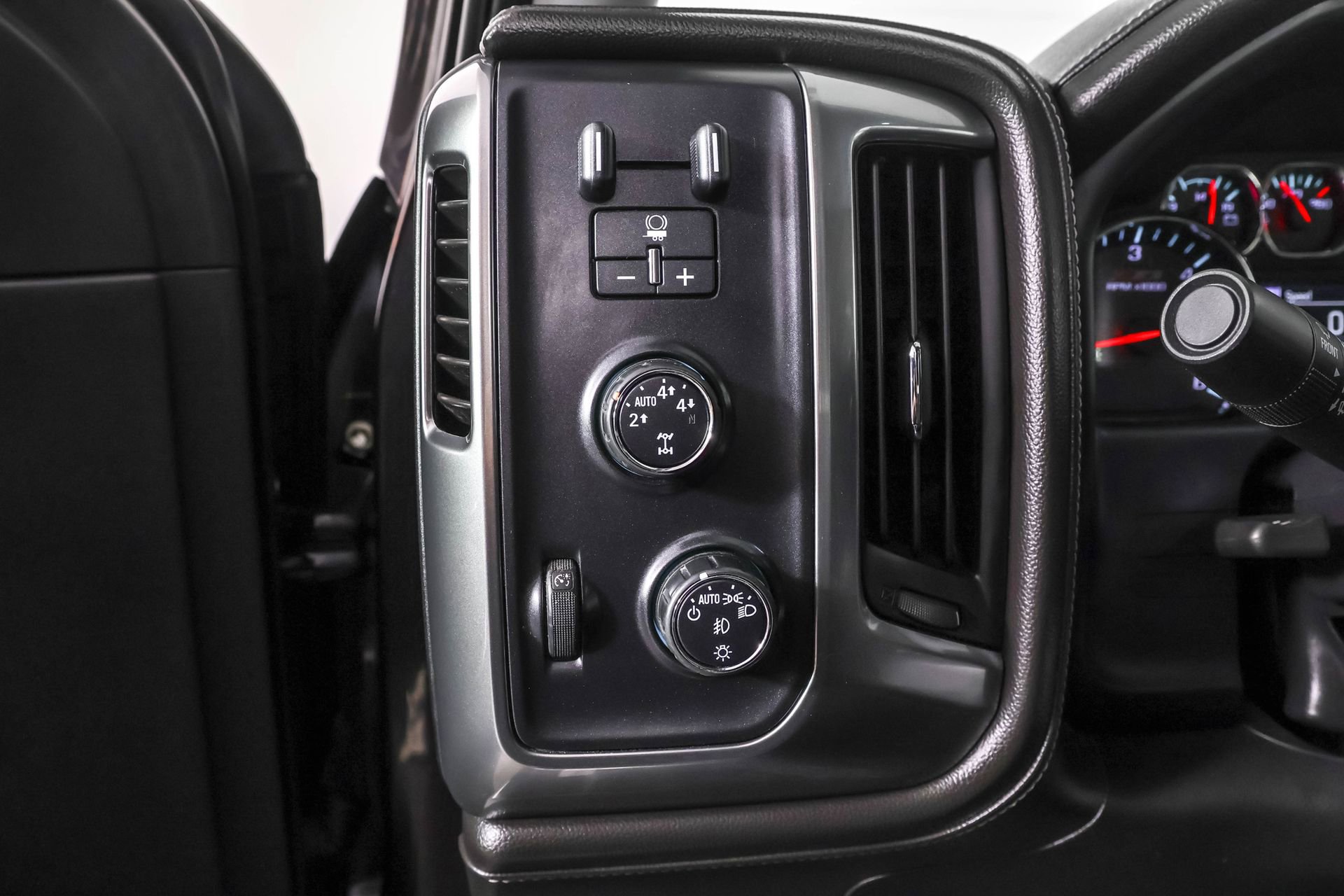 2016 Chevrolet Silverado 1500 LTZ photo 15