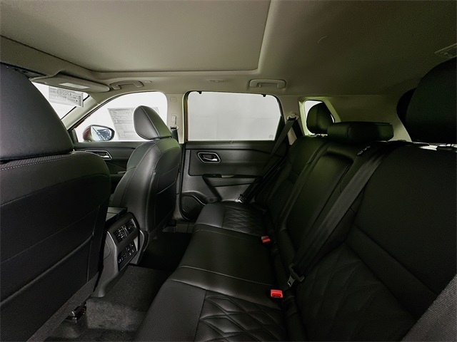 2026 Nissan Rogue Platinum photo 25