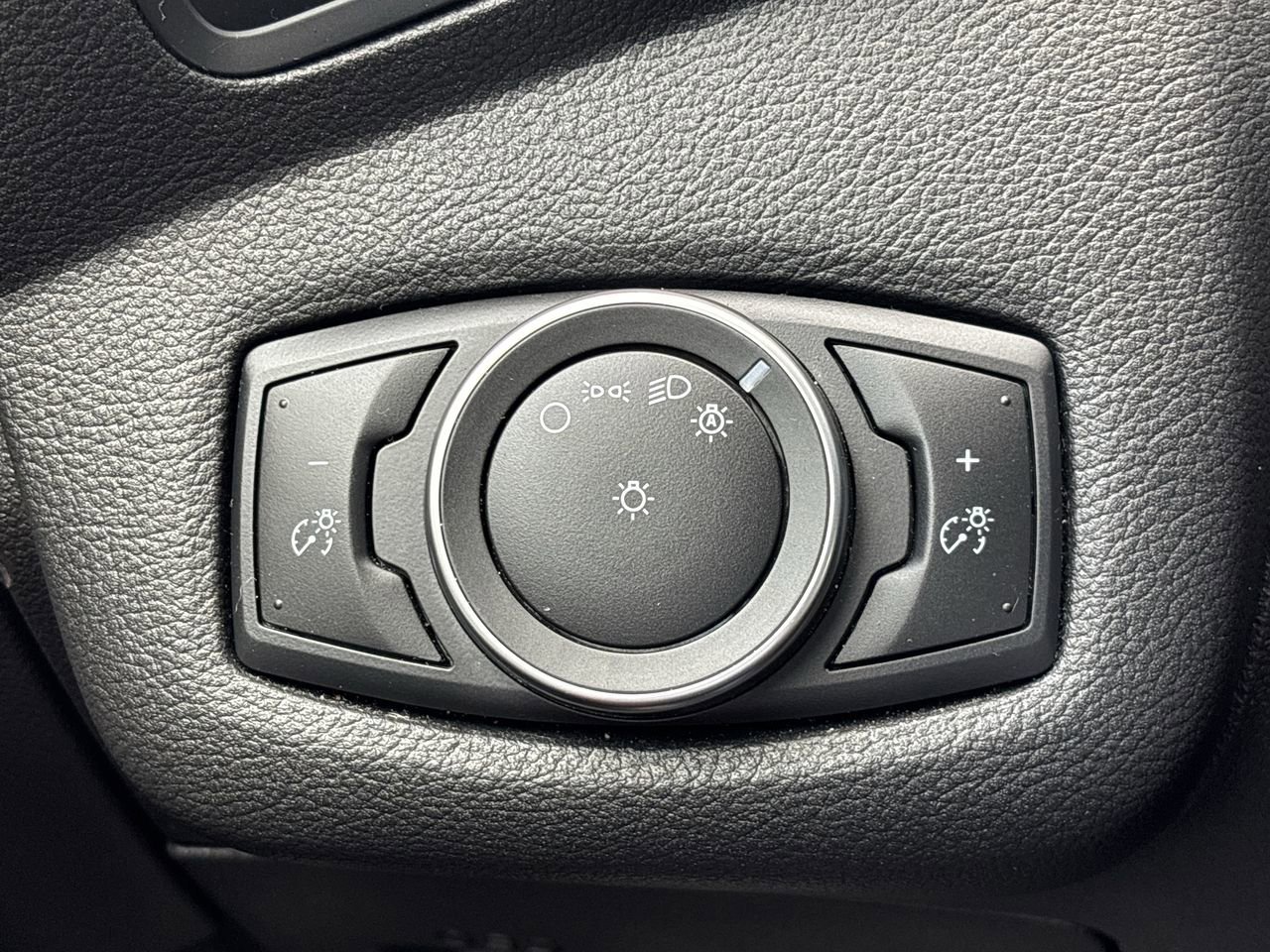 2017 Ford C-Max Hybrid SE photo 19