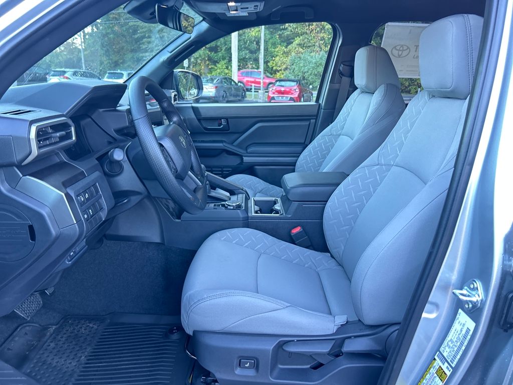2025 Toyota Tacoma SR5 4x4 Double Cab photo 9