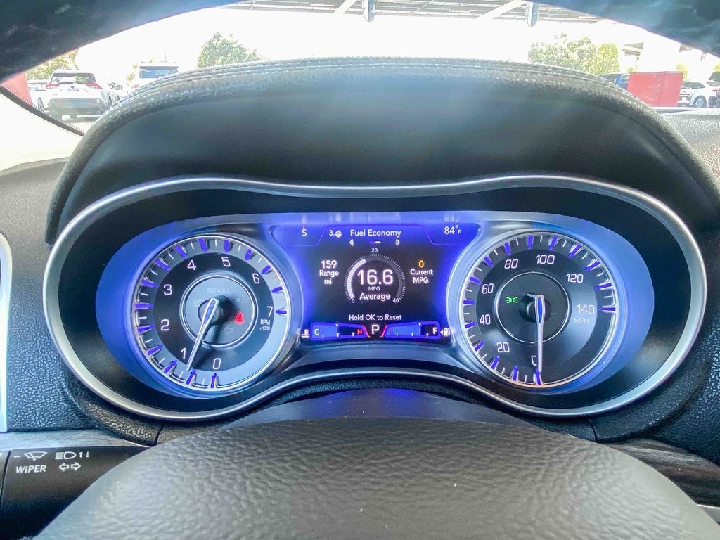 2021 Chrysler 300 Touring photo 19