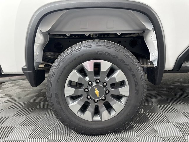 2025 Chevrolet Silverado 2500HD Custom photo 8