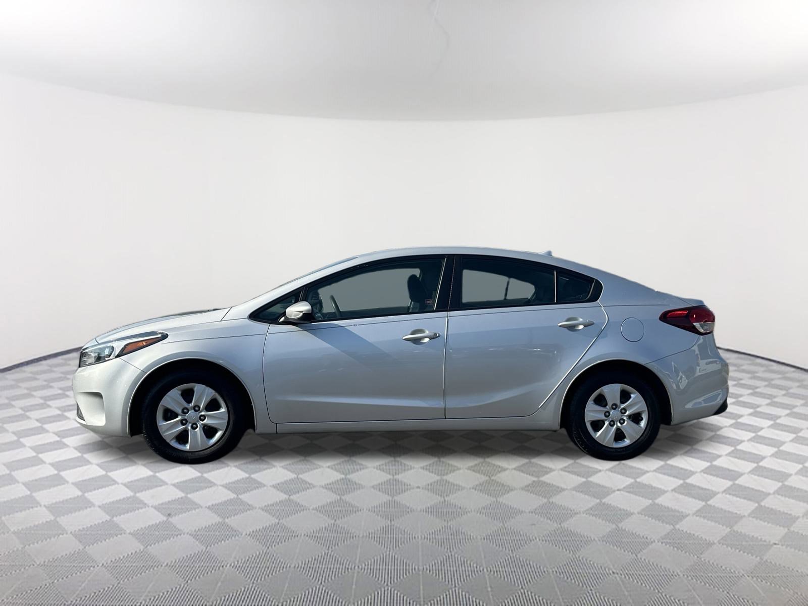 2017 Kia Forte LX Base photo 8