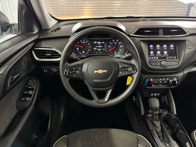 2023 Chevrolet Trailblazer LS photo 8