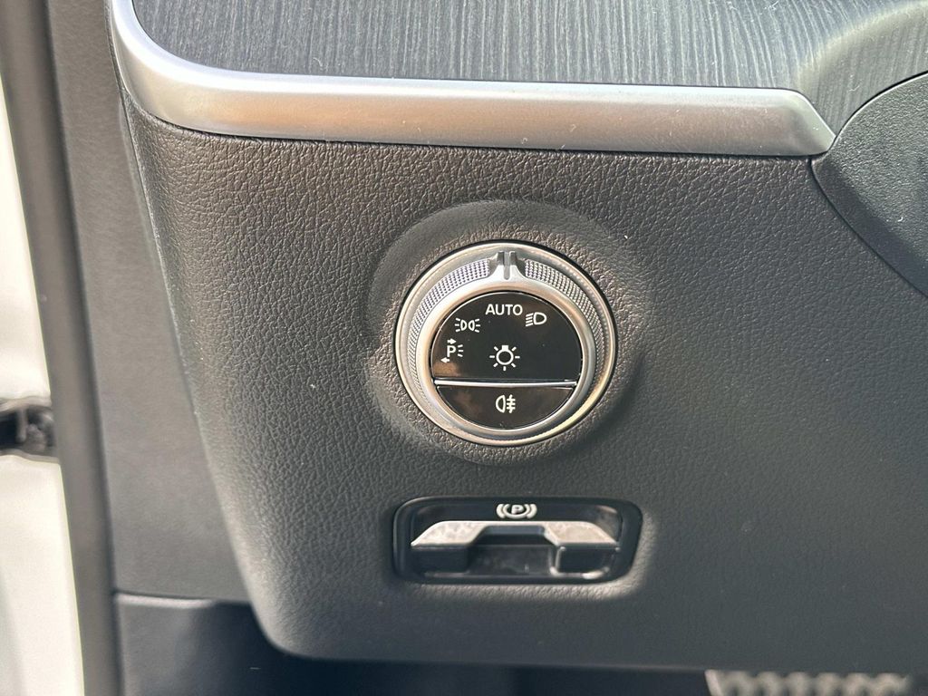 2023 Mercedes Benz C 300 4MATIC photo 41