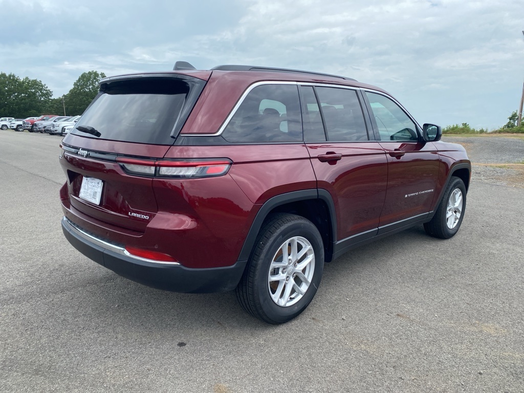 2025 Jeep Grand Cherokee Laredo X photo 5