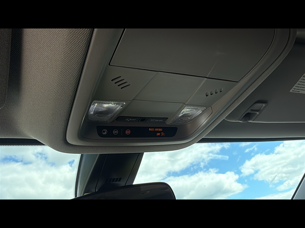 2023 Gmc Acadia SLE photo 17