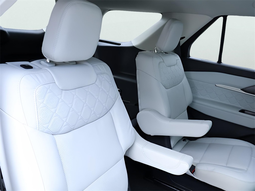 2025 Ford Explorer Platinum photo 12
