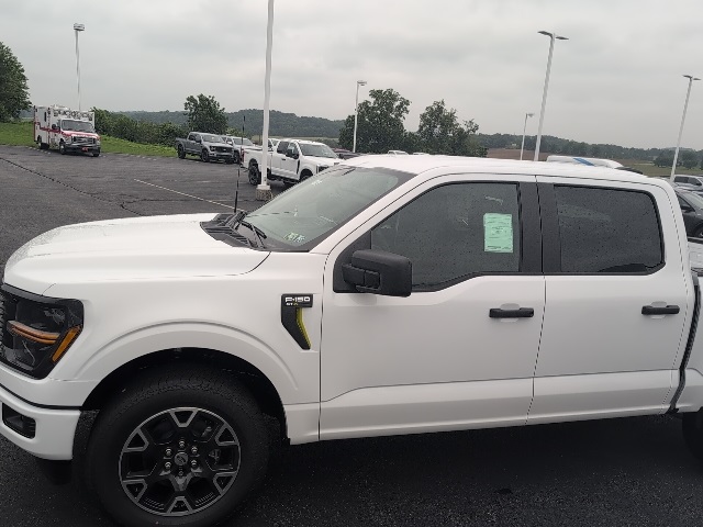 2025 Ford F-150 STX photo 4