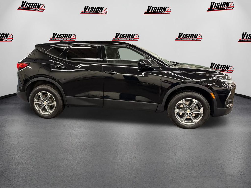 2023 Chevrolet Blazer 2LT photo 4
