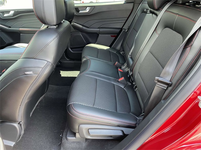 2025 Ford Escape ST-Line photo 6