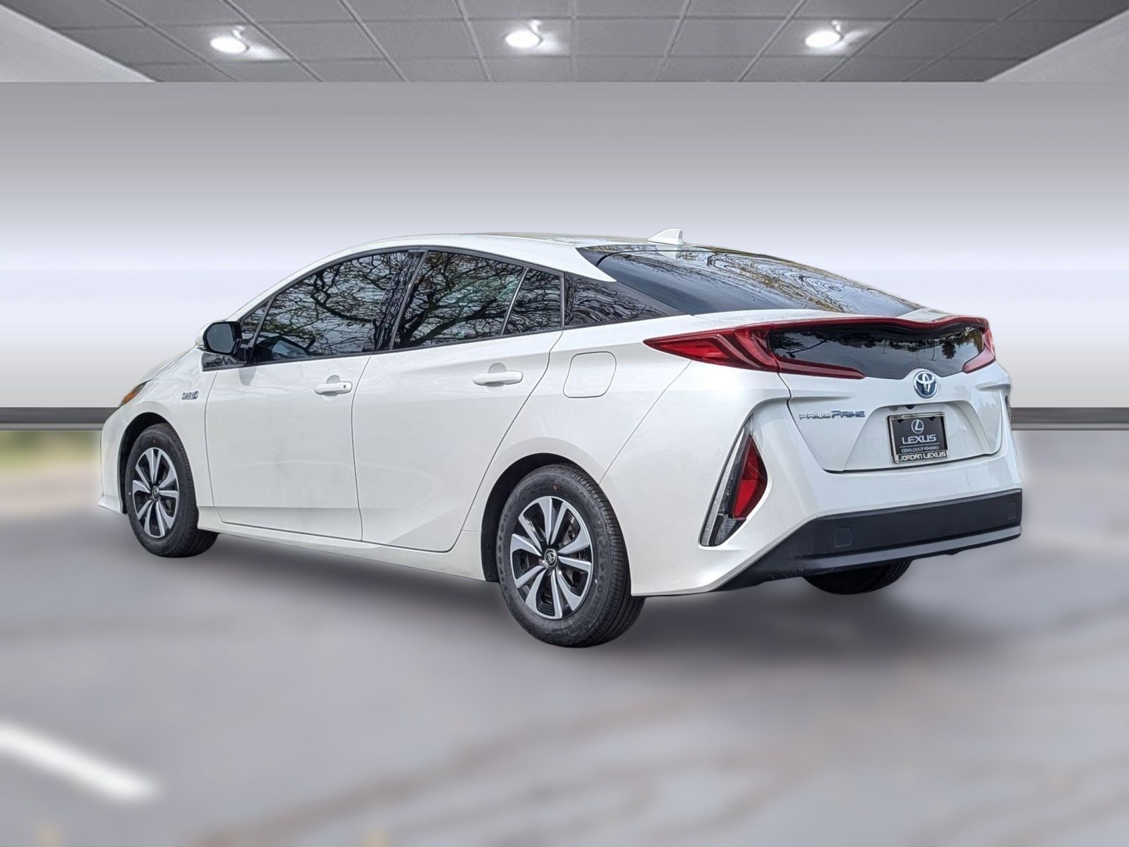 2018 Toyota Prius Prime Premium photo 3