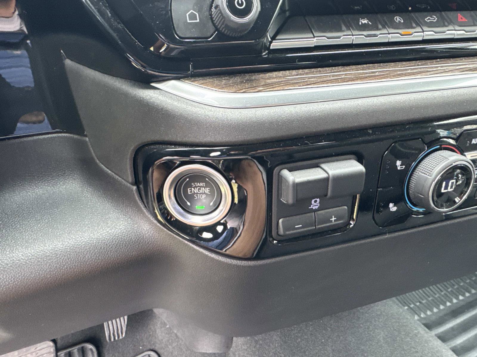 2025 Chevrolet Silverado 1500 LT photo 27