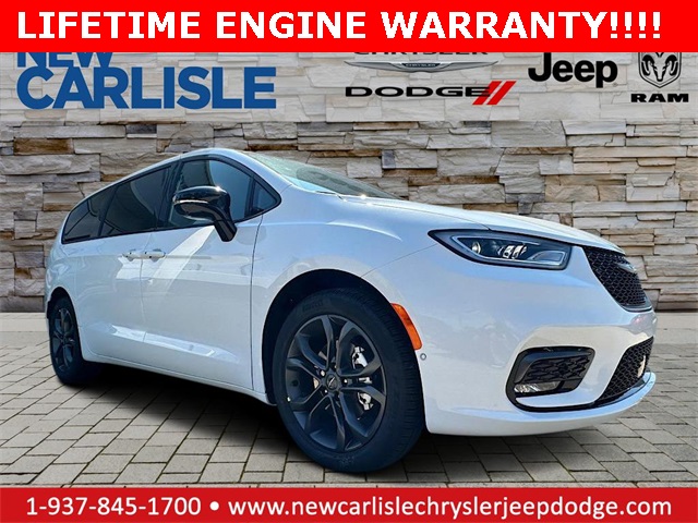 2026 Chrysler Pacifica Select's photo