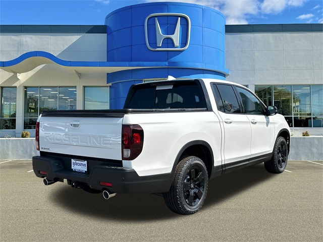 2025 Honda Ridgeline Black Edition photo 2