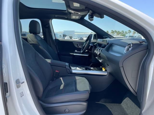 2025 Mercedes Benz GLA 250 photo 17