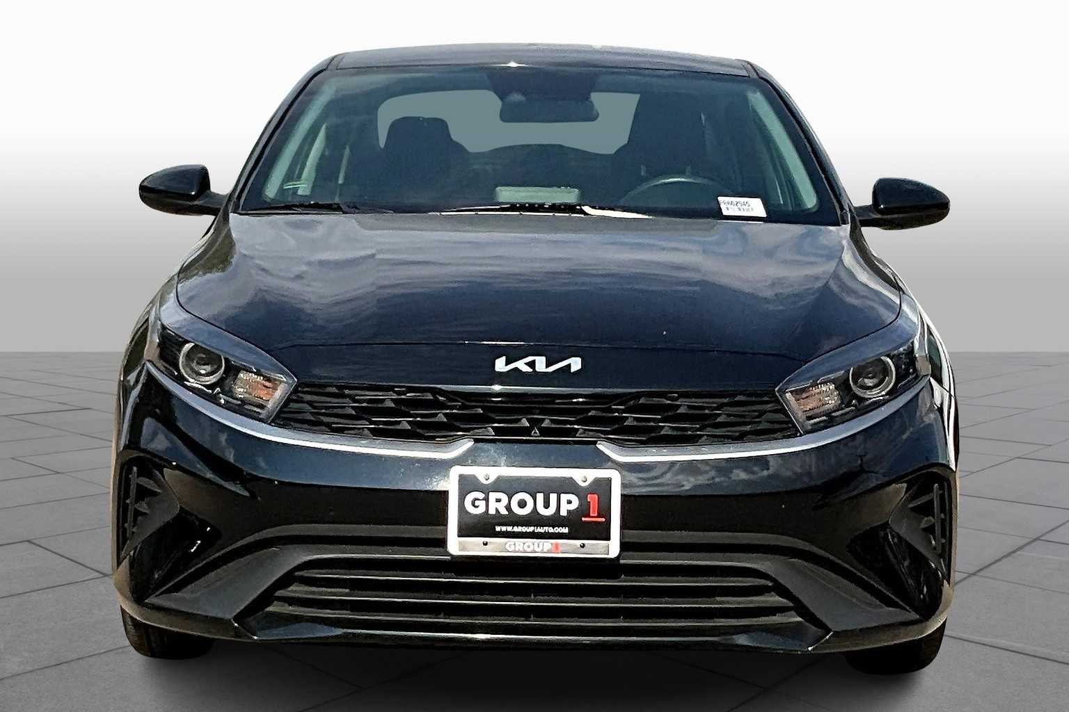 2023 Kia Forte LXS photo 3