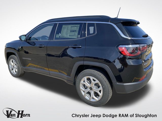 2025 Jeep Compass Latitude photo 3