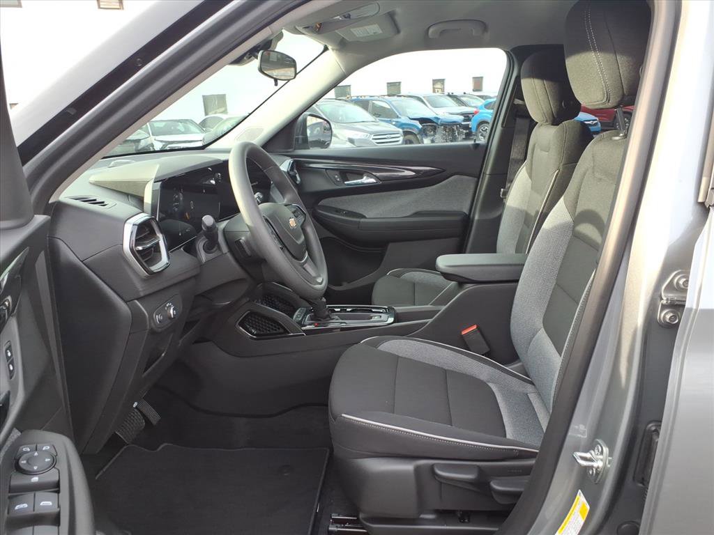 2026 Chevrolet Trailblazer LS photo 4