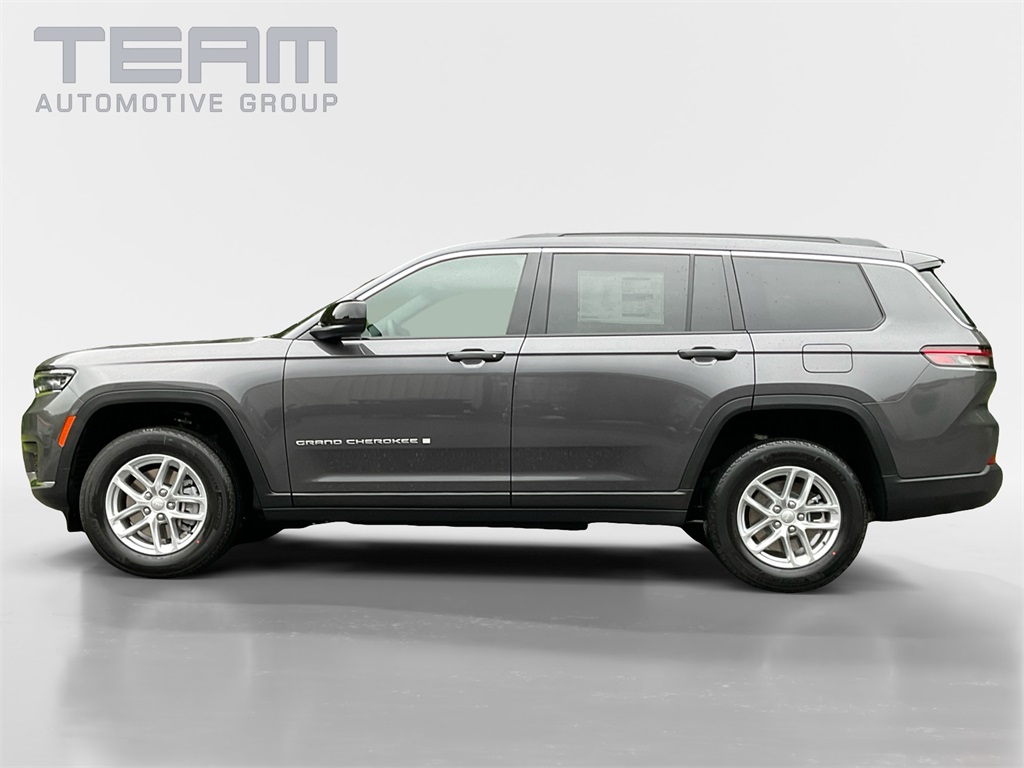 2025 Jeep Grand Cherokee Laredo photo 4