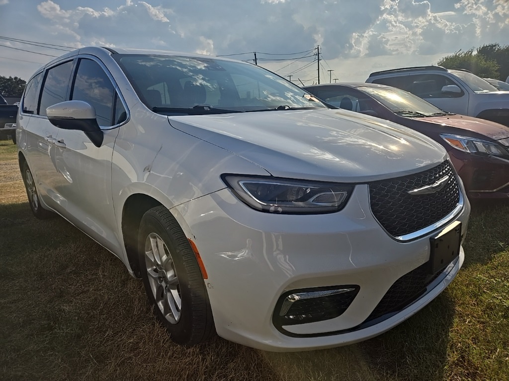 2023 Chrysler Pacifica Touring L photo 4