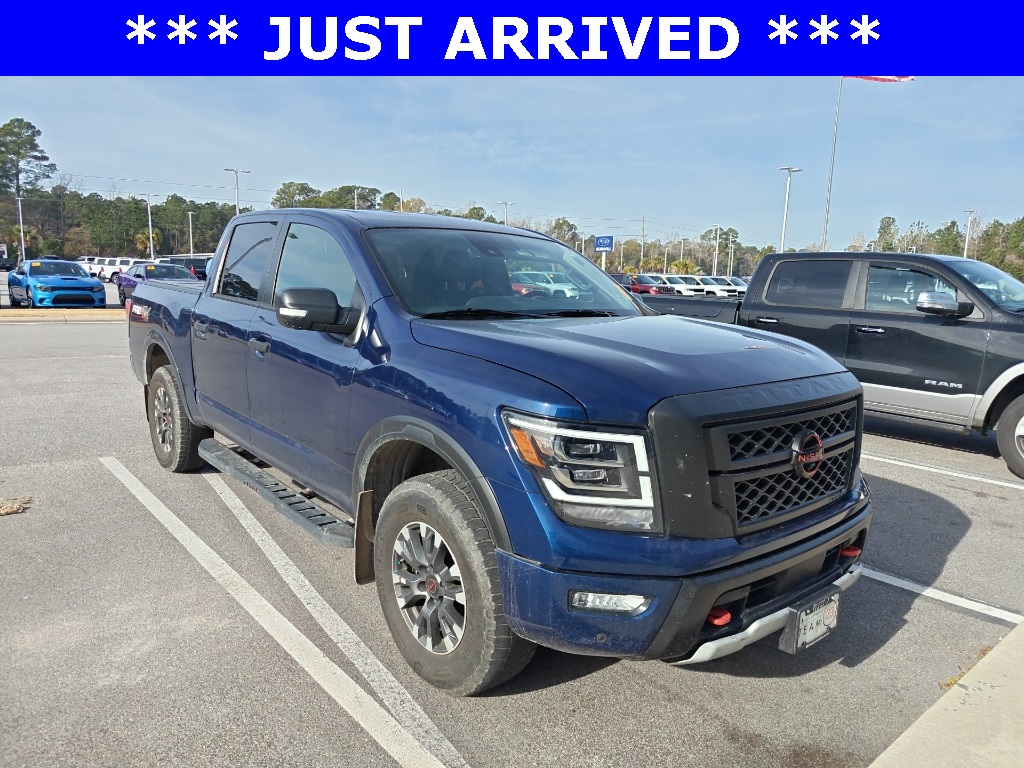2023 Nissan Titan PRO-4X's photo