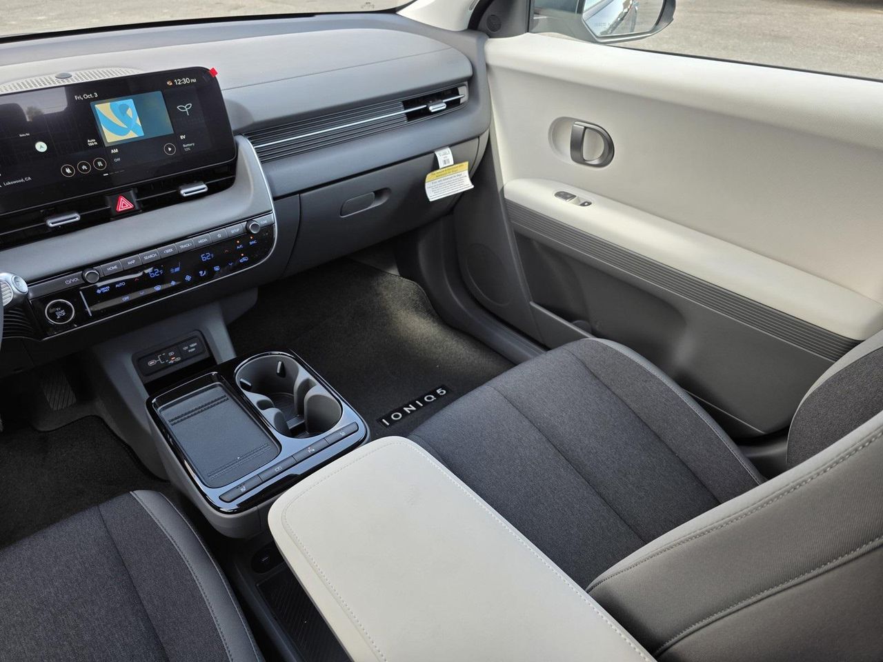 2025 Hyundai Ioniq 5 SE Standard Range photo 17