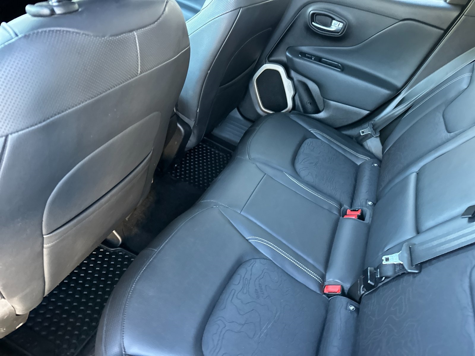 2017 Jeep Renegade Trailhawk photo 8