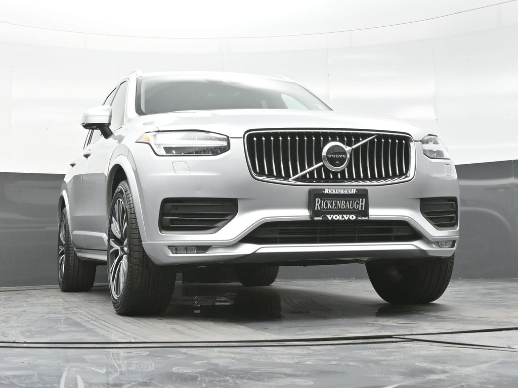 2022 Volvo XC90 T6 Momentum photo 16