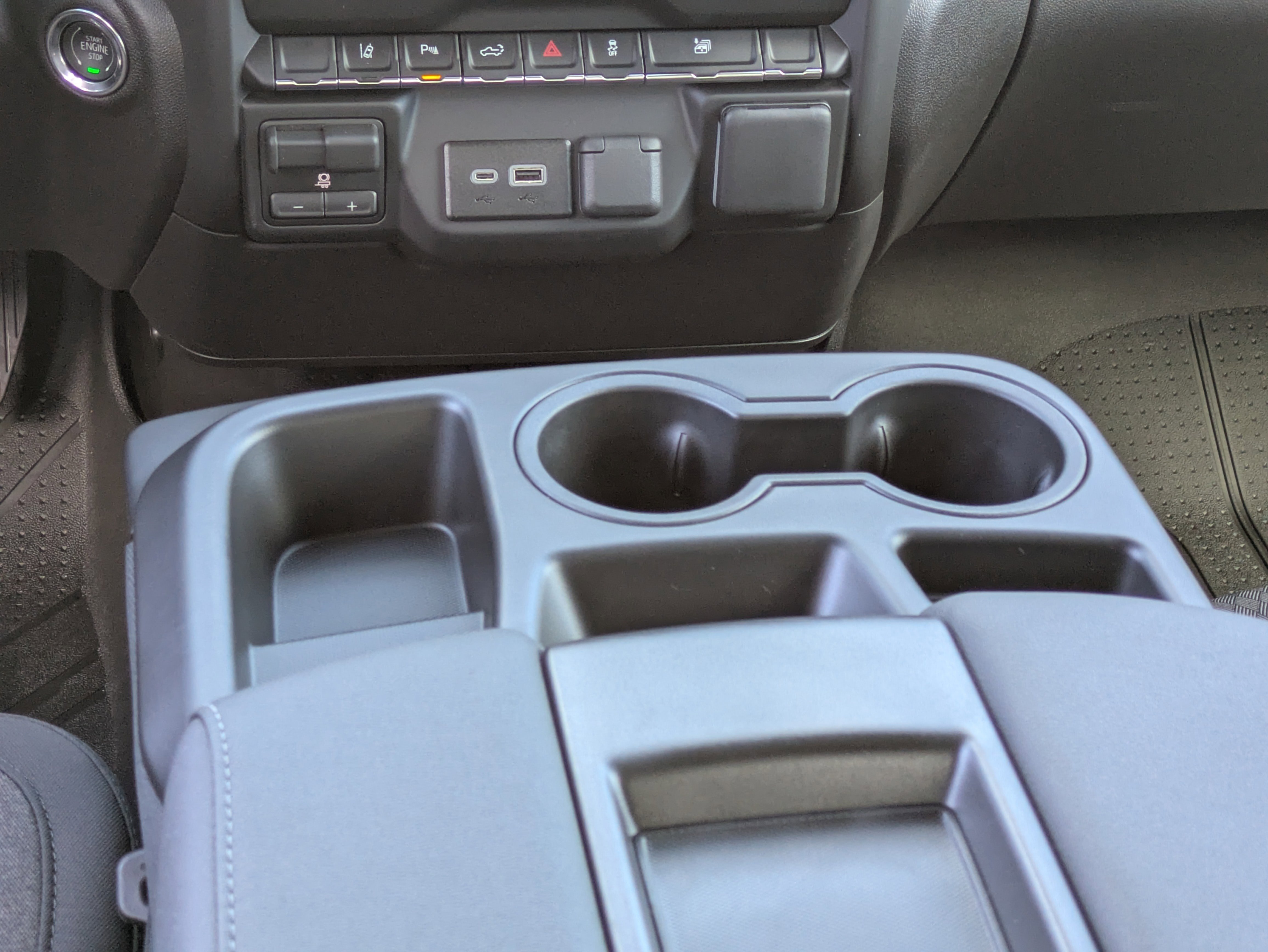 2026 Chevrolet Silverado 2500HD Custom photo 2