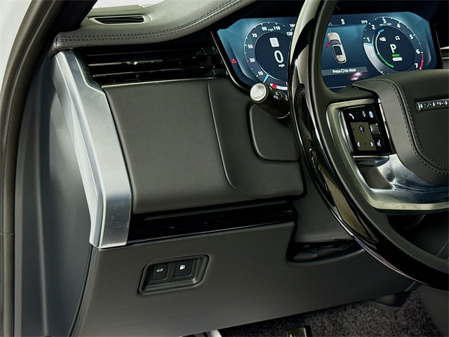 2025 Land Rover Range Rover SE photo 10