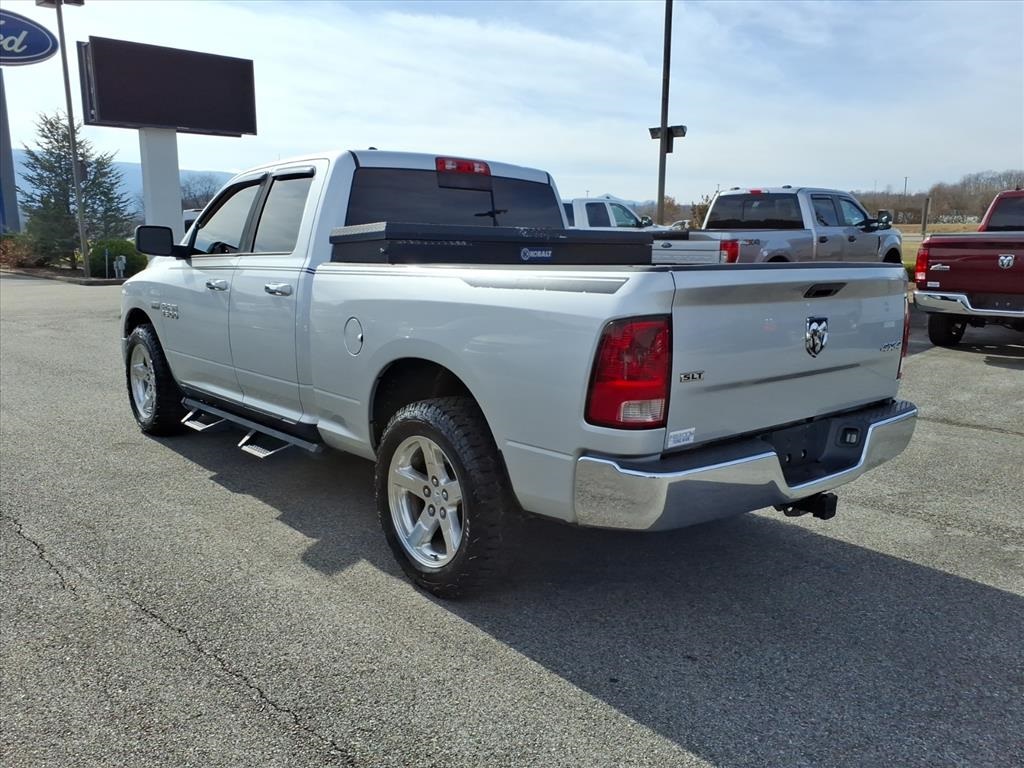2016 Ram 1500 SLT photo 3
